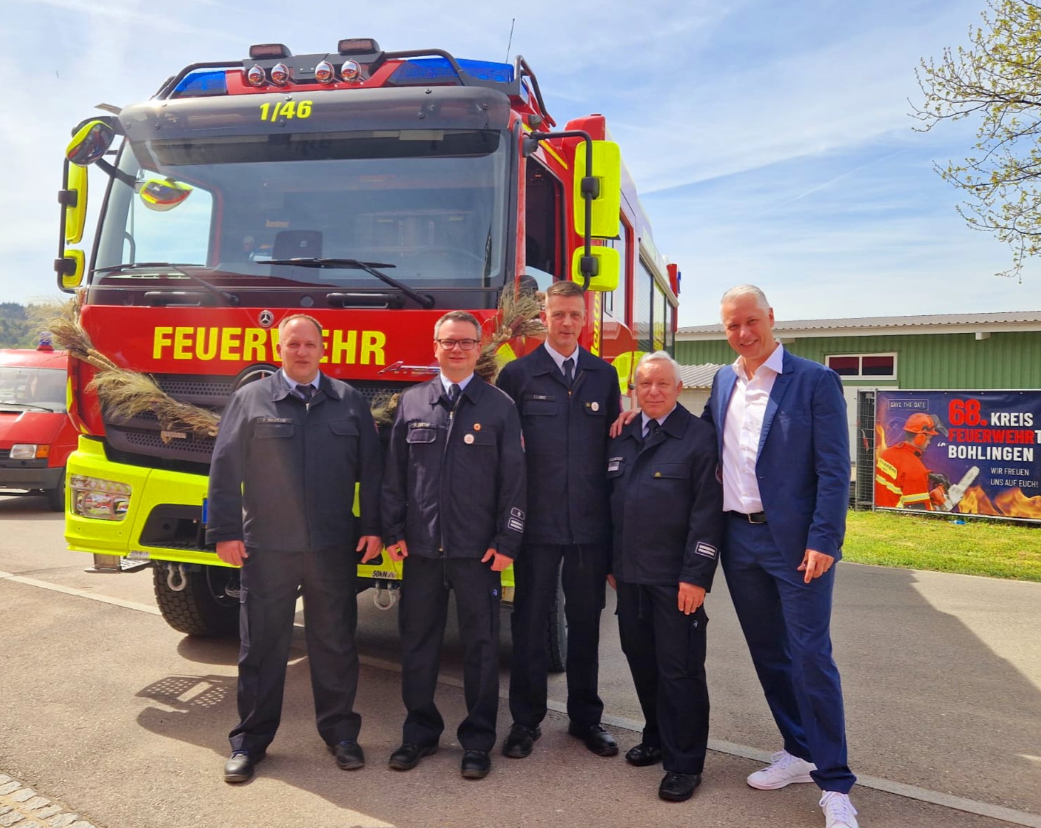 Abordnung FF Oberrad vor neuem HLF 20 FF Hilzingen